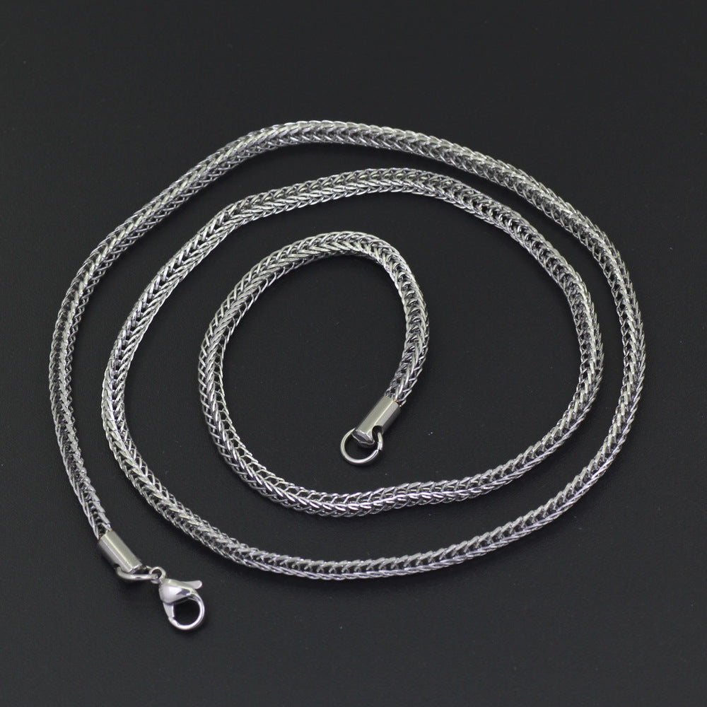 LUXGONSNI Signature Chain – Minimal Luxury